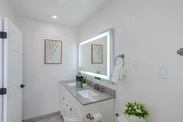 30184 Skippers Way, Canyon Lake, CA 92587