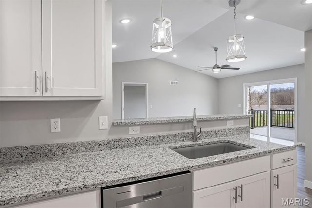419 Cloverleaf Drive, Washington, MO 63090