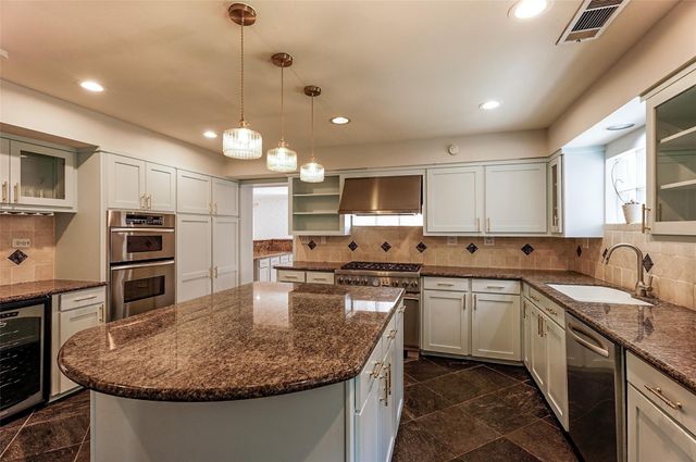 3827 Drake Street, Houston, TX 77005