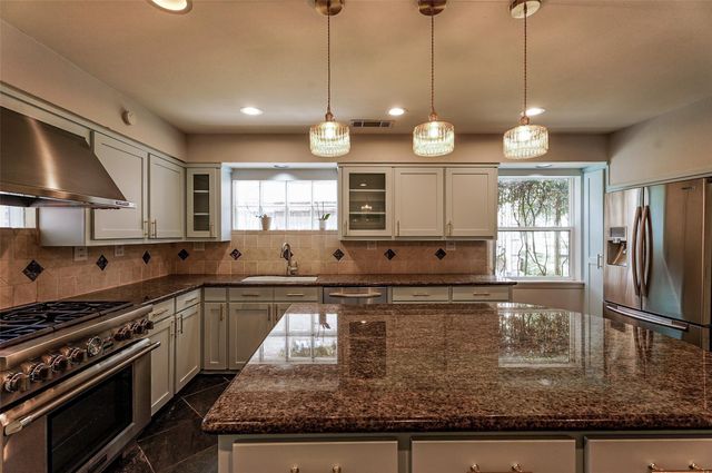 3827 Drake Street, Houston, TX 77005