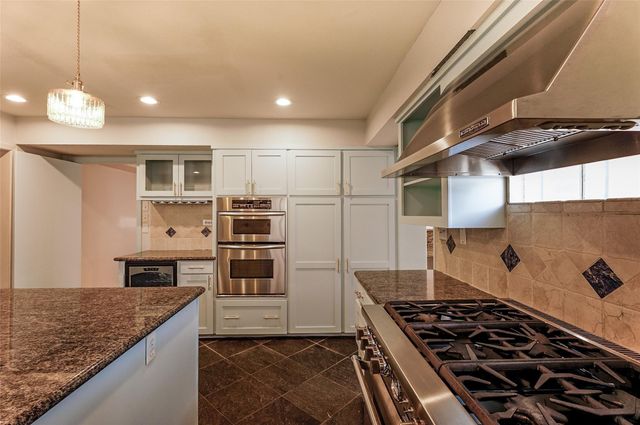 3827 Drake Street, Houston, TX 77005