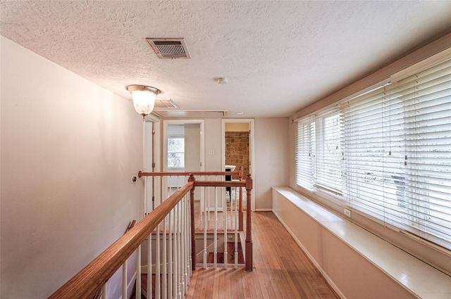 3827 Drake Street, Houston, TX 77005