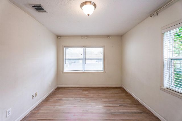 3827 Drake Street, Houston, TX 77005