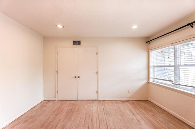 3827 Drake Street, Houston, TX 77005