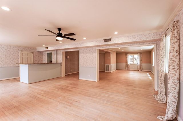 3827 Drake Street, Houston, TX 77005