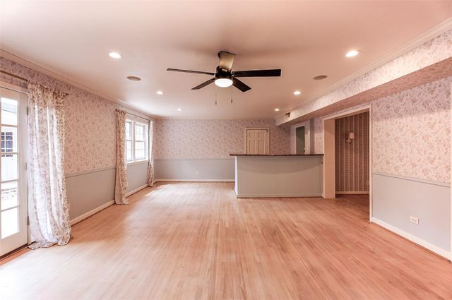 3827 Drake Street, Houston, TX 77005