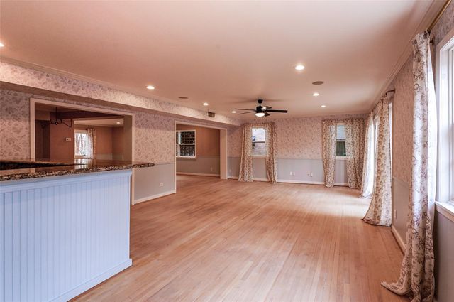 3827 Drake Street, Houston, TX 77005