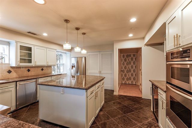 3827 Drake Street, Houston, TX 77005