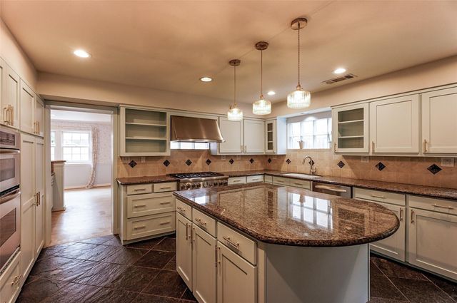 3827 Drake Street, Houston, TX 77005