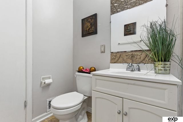 4464 S 61st Street, Omaha, NE 68117