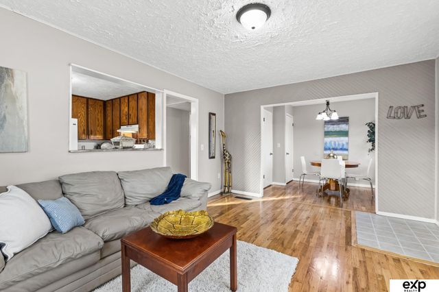 4464 S 61st Street, Omaha, NE 68117