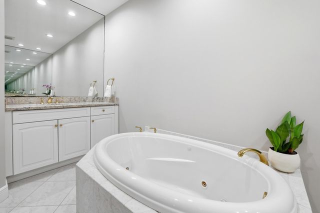 9483 166th Way N, Jupiter, FL 33478