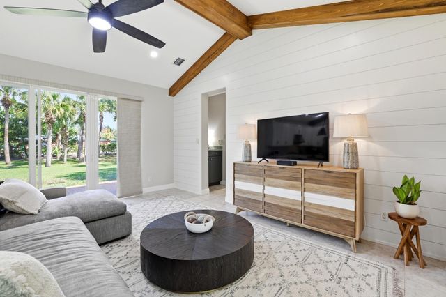 9483 166th Way N, Jupiter, FL 33478