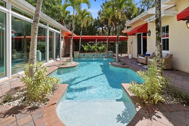 9483 166th Way N, Jupiter, FL 33478