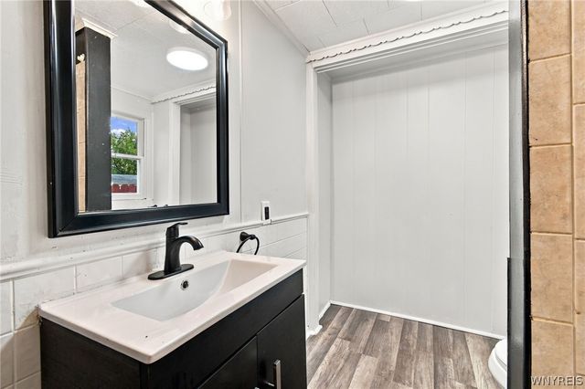32 Park Avenue, Tonawanda, NY 14150