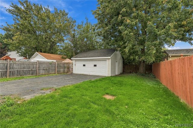 32 Park Avenue, Tonawanda, NY 14150