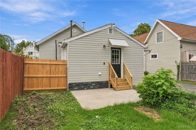 32 Park Avenue, Tonawanda, NY 14150