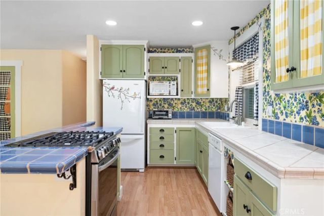 31236 Old City Creek Road, Running Springs, CA 92382