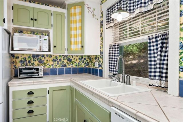 31236 Old City Creek Road, Running Springs, CA 92382
