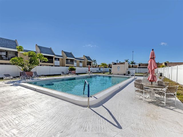 519 ALBEE FARM ROAD 201, Venice, FL 34285