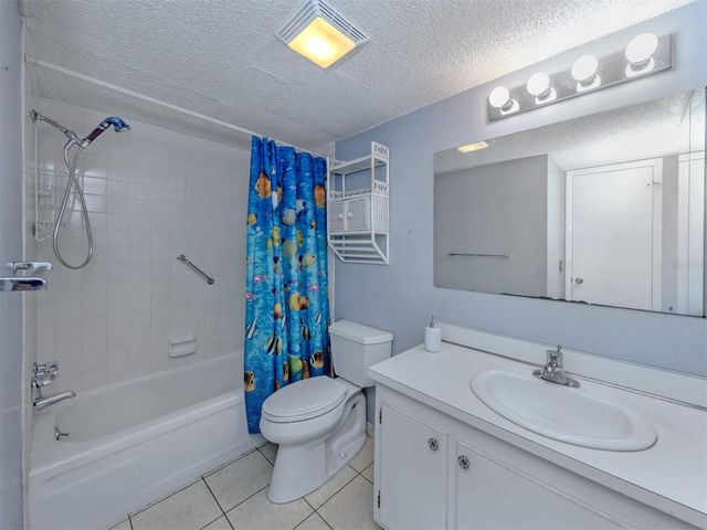 519 ALBEE FARM ROAD 201, Venice, FL 34285