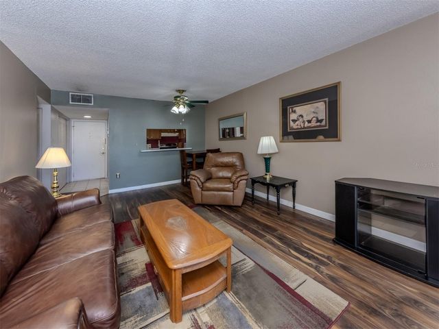 519 ALBEE FARM ROAD 201, Venice, FL 34285