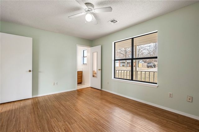 1322 W Lela Street, Rogers, AR 72758