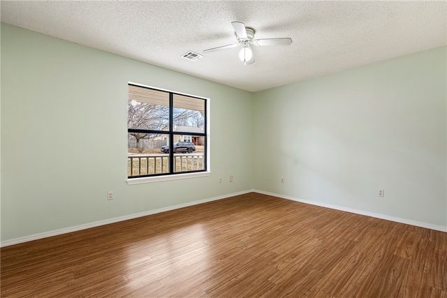 1322 W Lela Street, Rogers, AR 72758