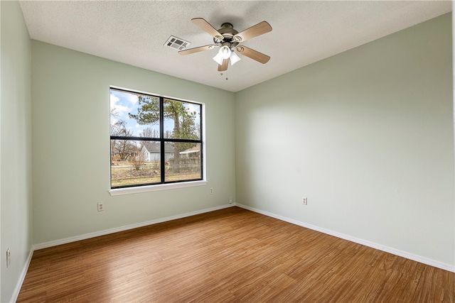 1322 W Lela Street, Rogers, AR 72758