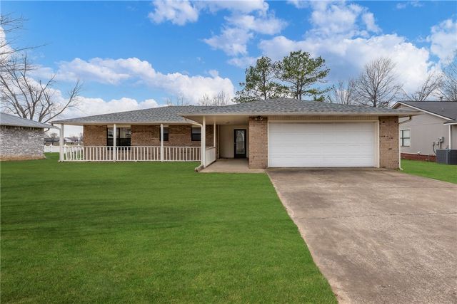 1322 W Lela Street, Rogers, AR 72758
