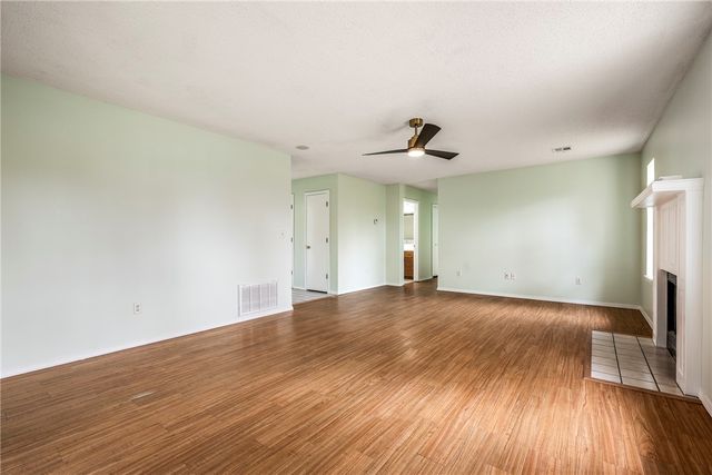 1322 W Lela Street, Rogers, AR 72758