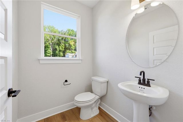 300 Rhapsody DR, Suffolk, VA 23435