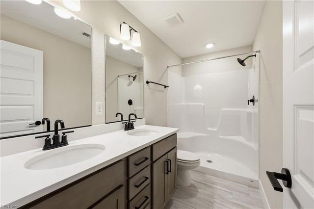 300 Rhapsody DR, Suffolk, VA 23435