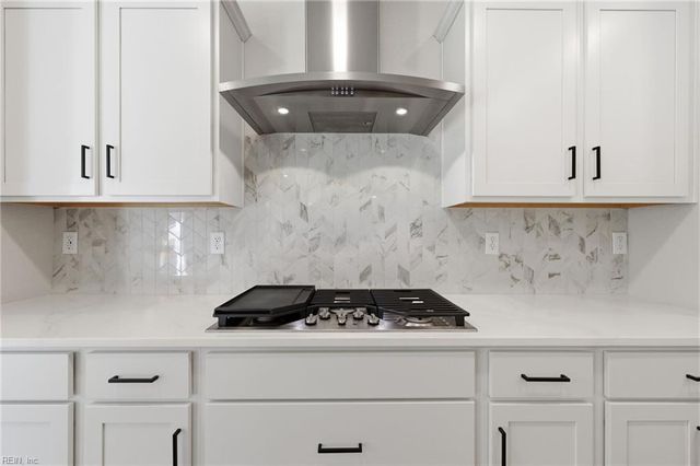 300 Rhapsody DR, Suffolk, VA 23435