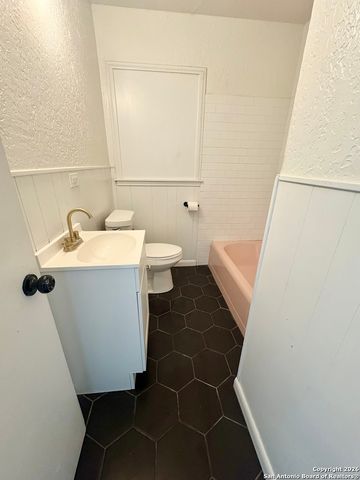 219 Bushick Dr, San Antonio, TX 78223