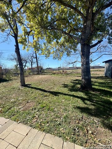 219 Bushick Dr, San Antonio, TX 78223
