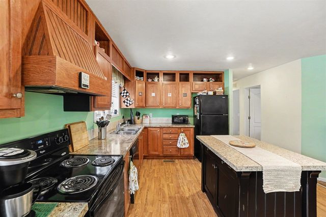 707 Peach Lane, Fremont, MI 49412