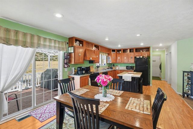 707 Peach Lane, Fremont, MI 49412