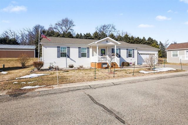 707 Peach Lane, Fremont, MI 49412