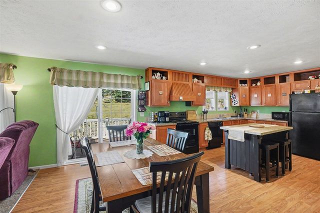 707 Peach Lane, Fremont, MI 49412