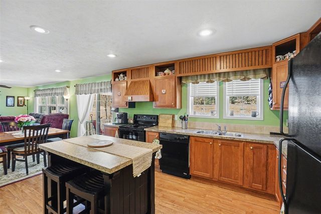 707 Peach Lane, Fremont, MI 49412