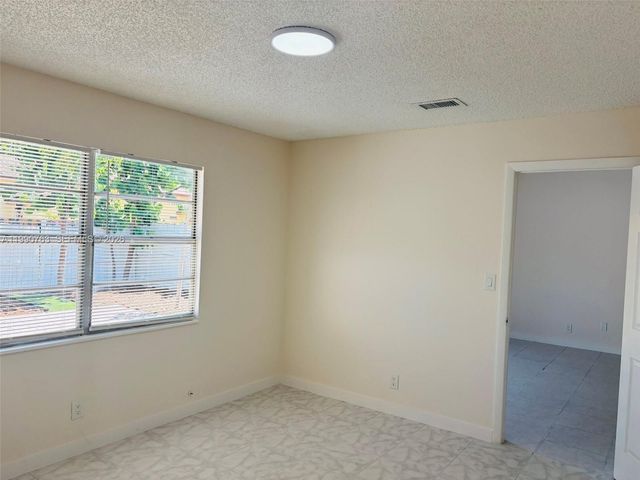 4356 NW 5th Ave, Deerfield Beach, FL 33064