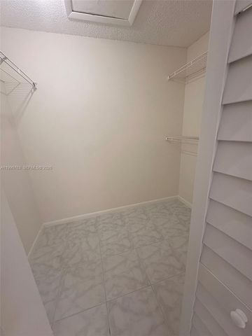 4356 NW 5th Ave, Deerfield Beach, FL 33064