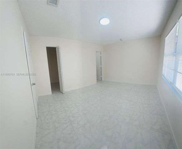 4356 NW 5th Ave, Deerfield Beach, FL 33064