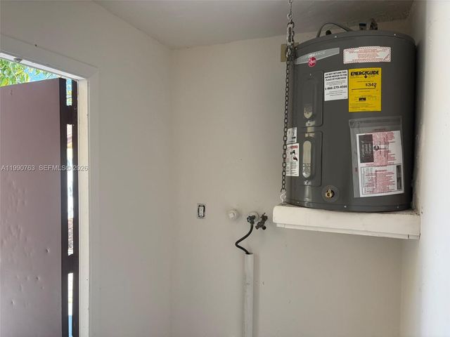 4356 NW 5th Ave, Deerfield Beach, FL 33064