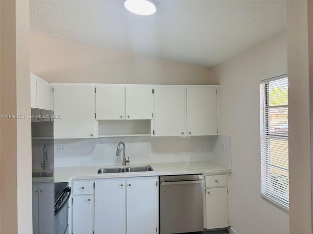 4356 NW 5th Ave, Deerfield Beach, FL 33064