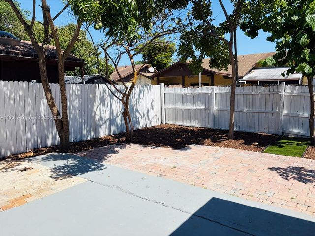 4356 NW 5th Ave, Deerfield Beach, FL 33064