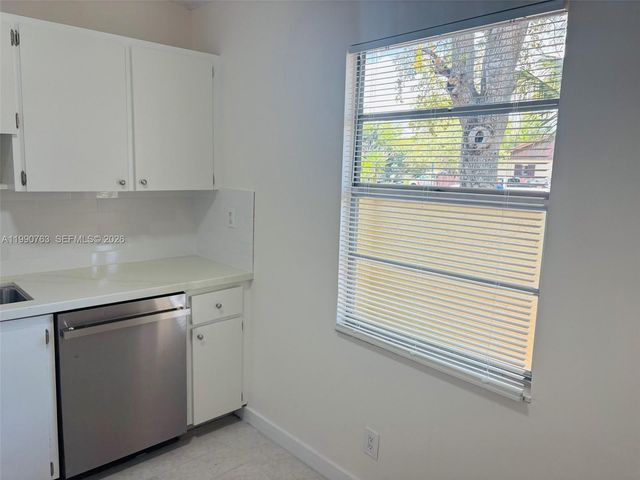 4356 NW 5th Ave, Deerfield Beach, FL 33064