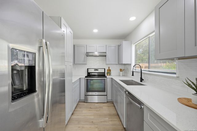 4050 MYSTIC SUNRISE DR, San Antonio, TX 78244