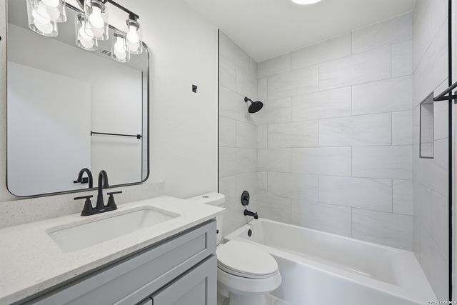4050 MYSTIC SUNRISE DR, San Antonio, TX 78244